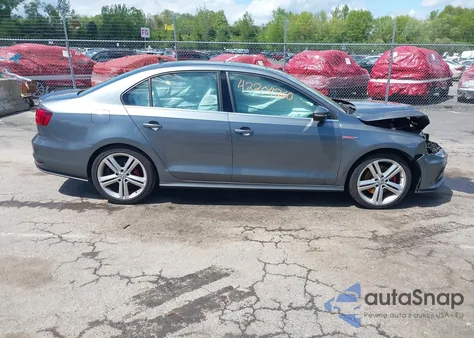 2017 Volkswagen Jetta Gli z USA, uszkodzony, nr VIN 3VW5T7AJ3HM253445